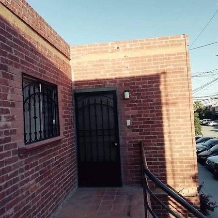 Departamento Equipado á 3 minutos del Consulado americano Manuel F. Martínez Exterior foto